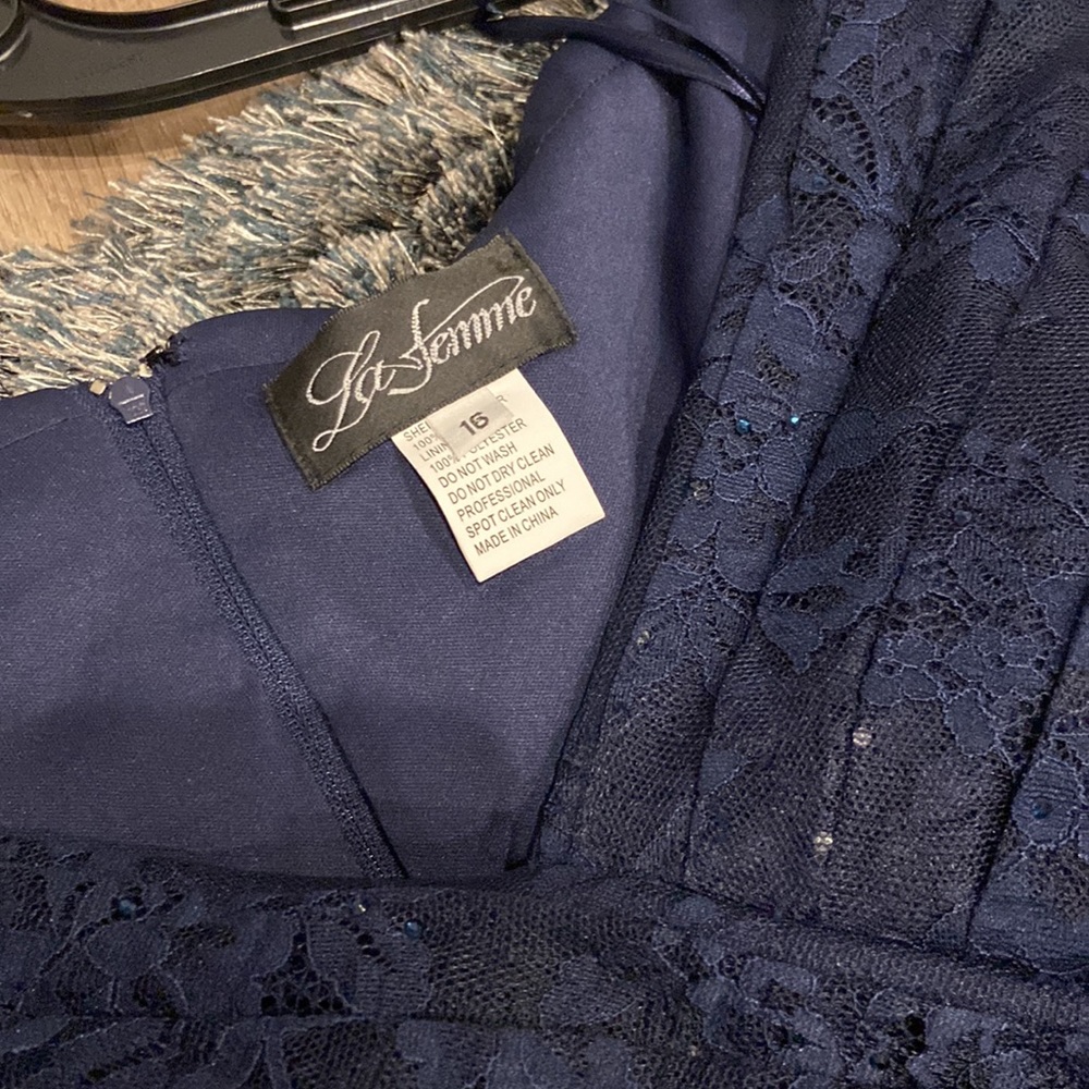 NWOT La Femme navy lace ruched gown - Picture 8 of 12